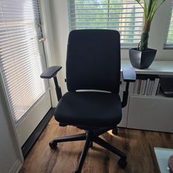 Steelcase Amia Office Chair/ Gaming Chair/ Almost New 