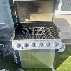 Barbecue in still working condition no tanks