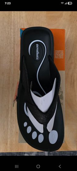 AEROTHOTIC Comfy Flip Flops for Women with Arch Support Orthotic Footbed Stylish Faux Leather Padded Straps with Soft Toe Post & Non-Slip Sole Slip. T