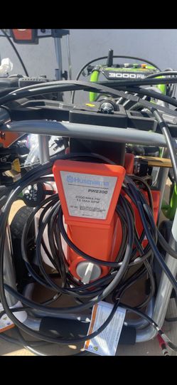 Husqvarna 2300-PSI 1.2-GPM Cold Water Electric Pressure washer with 4 Spray Tips