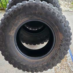 4 Tires 35/12.50 R17Lt