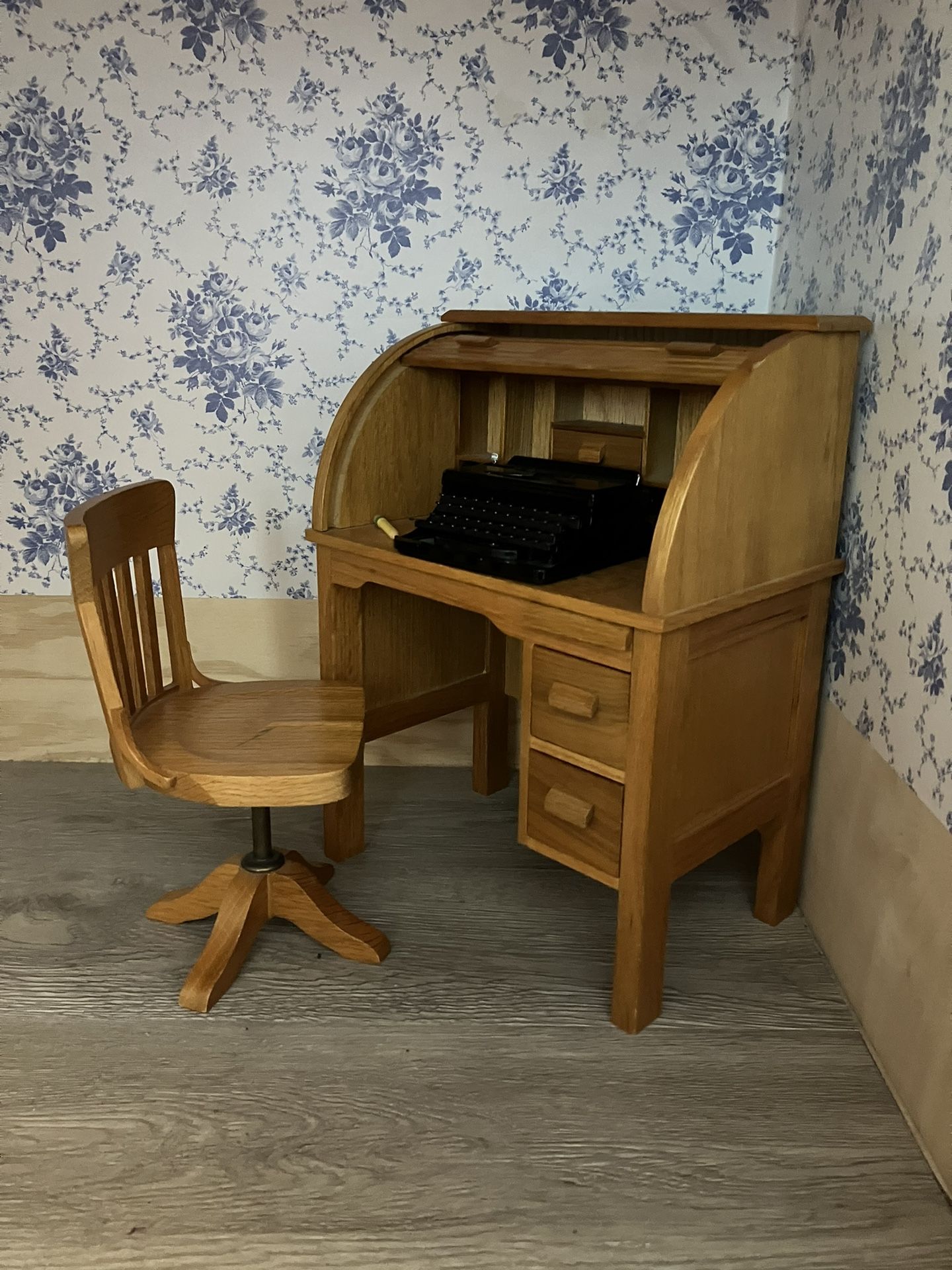 American Girl Kit’s Rolling Top Desk And Typewriter