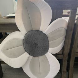 Blooming Baby™ Blooming Bath Lotus in Grey