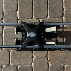 TV Articulating (Swinging) Wall Mount - Flat TV