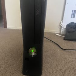 Xbox 360 With 2 Controllers 