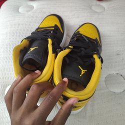 Jordan 1 Ochre/Black Size 6.5