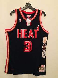 Stunning Hardwood Classics Dwayne Wade Miami Heat Jersey!! for Sale in  Roswell, GA - OfferUp