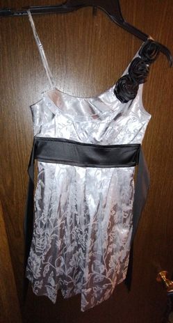 Speechless Formal Silver/Grey Flower Mini Dress.