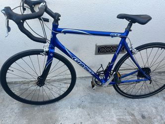 Giant road bike