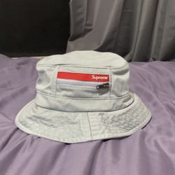 Supreme Bucket hat 