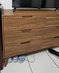 Modern 6-Drawer Wood Dresser. Pre-owned