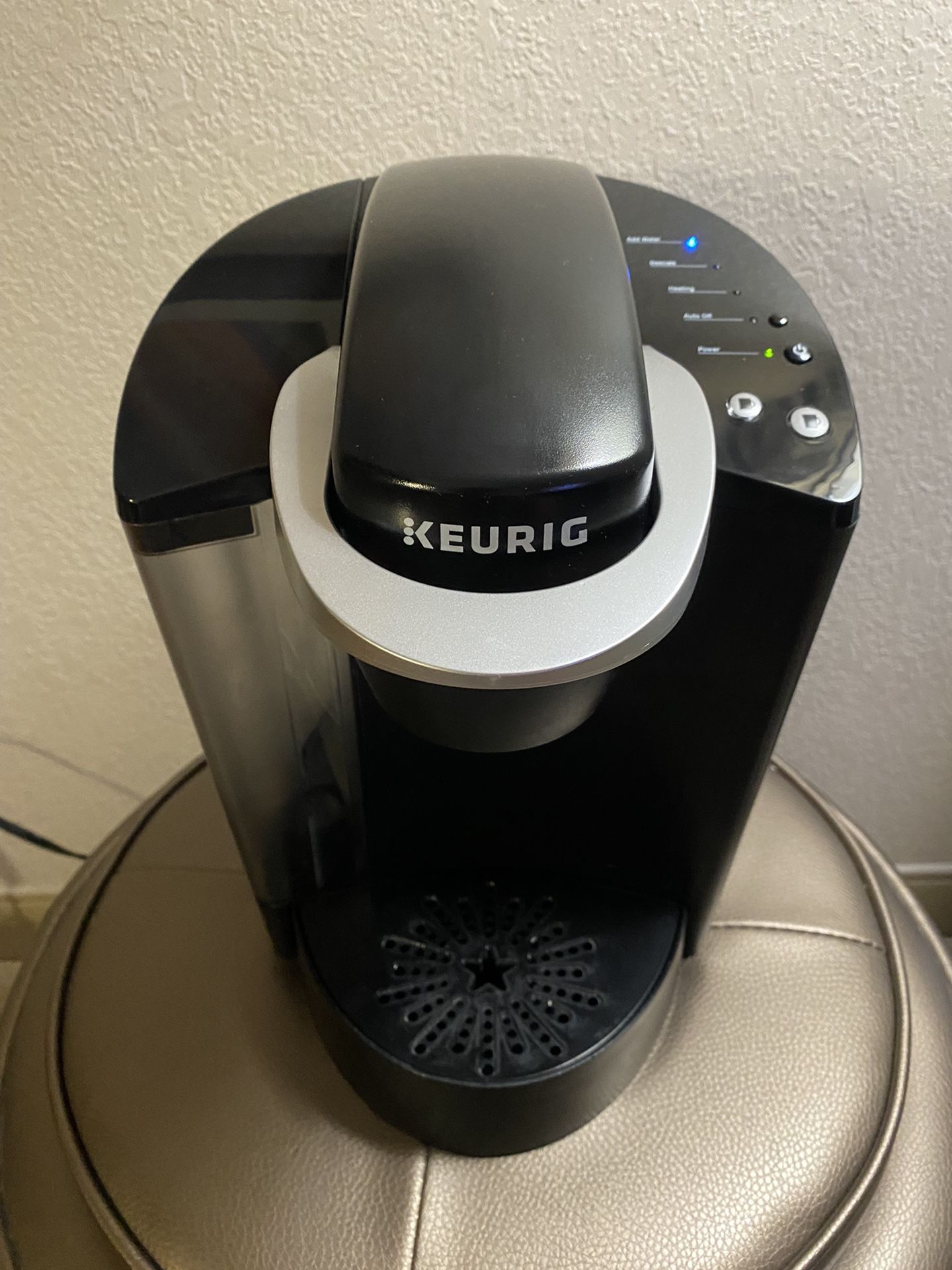 KEURIG PREMIUM COFFEE MAKER 