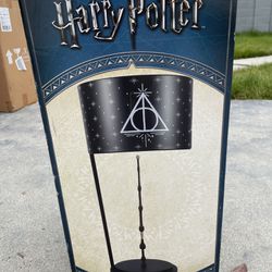 BRAND NEW! Harry Potter Deathly Hallows Dumbledore Wand Lamp!