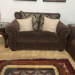 Sofa Love Seat And Chair The Pillow Is 2 Side In Exllenint Condition 