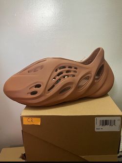 Yeezy foam runners size 10
