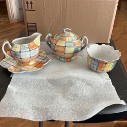 Gold Castle Creamer, Sugar And Bowl.         A-01