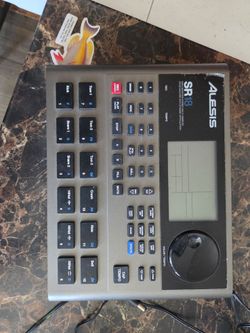 Alesis SR18 Drum Machine
