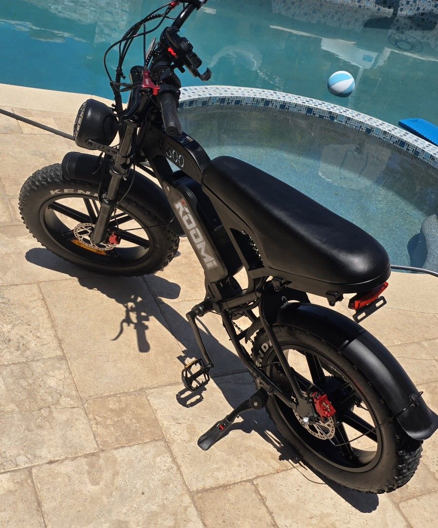Koomi M600(Like New)Ebike
