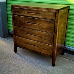 Antique Dresser 4 Drawers 