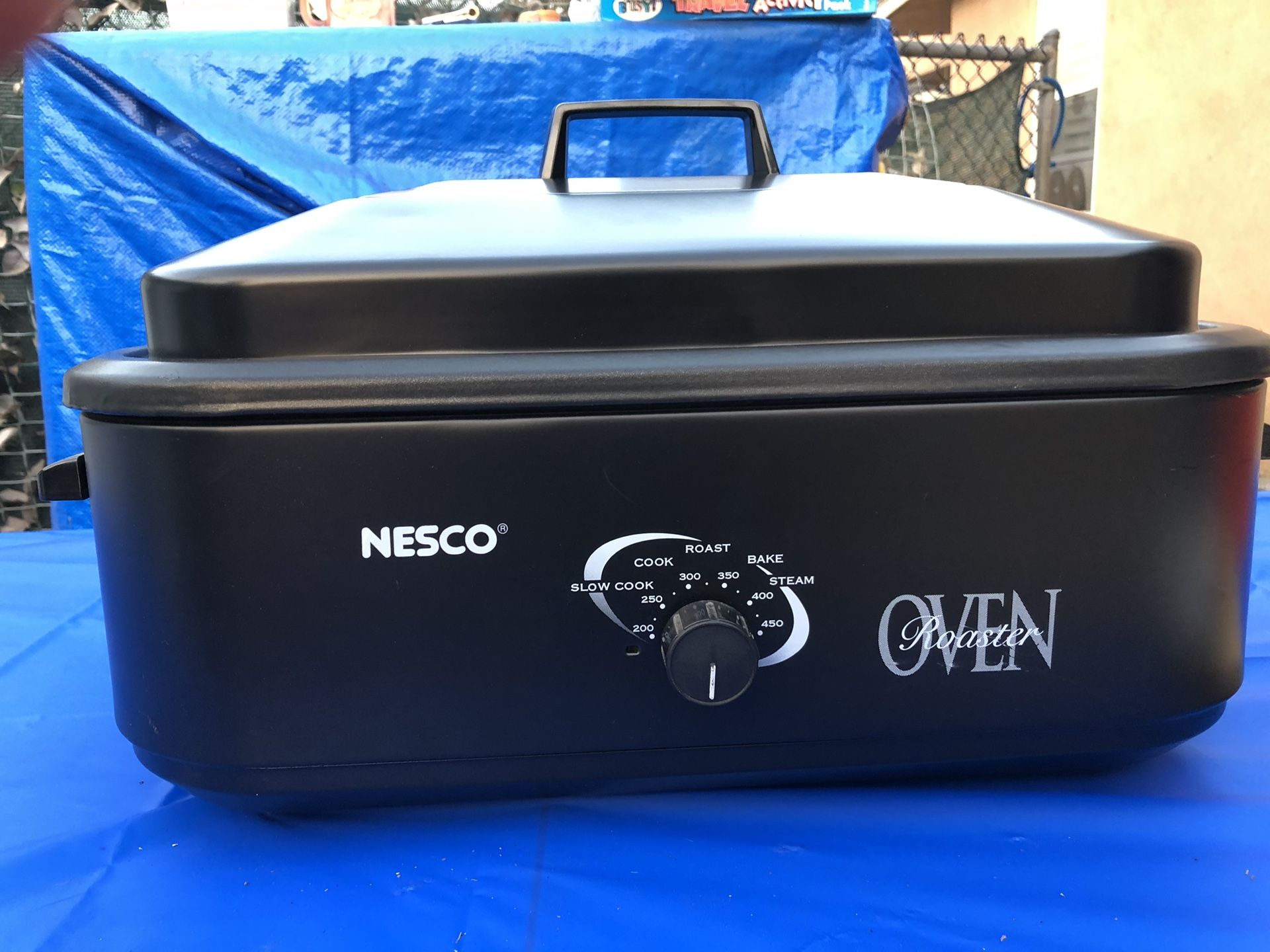 Nesco Roaster Oven with Buffet Server Kit