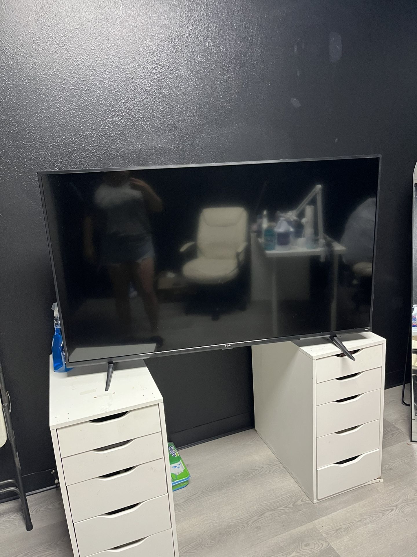 TCL ROKU 55 INCH TV