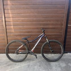 Cannondale dirt jumper 27.5'