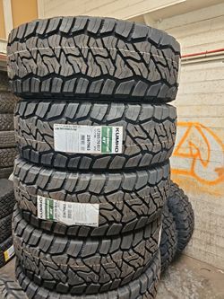 New set of tires kumho rt 285 70 17 lt