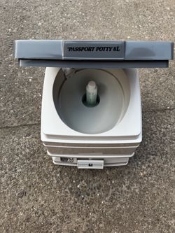 Sanitation Equipment Passport Potty 8L white