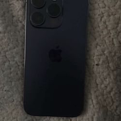 I Phone 14 Cracked Screen Works Perfectly 