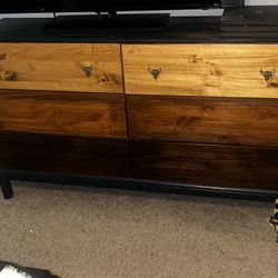 Dresser And End Table Set ! 