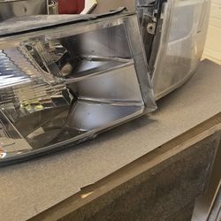 Dodge Ran 1500

 Headlight With LED 