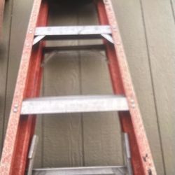 Werner Ladder 300LB Capacity 8FT (12 FT Reach) 
