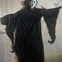 Scream movie Face/ Mask And Black Robe  Jr Large