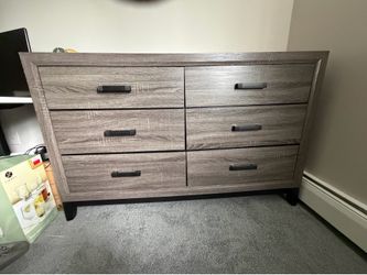Bob’s Furniture - Tremont Gray 6 Drawer Dresser (Pickup)