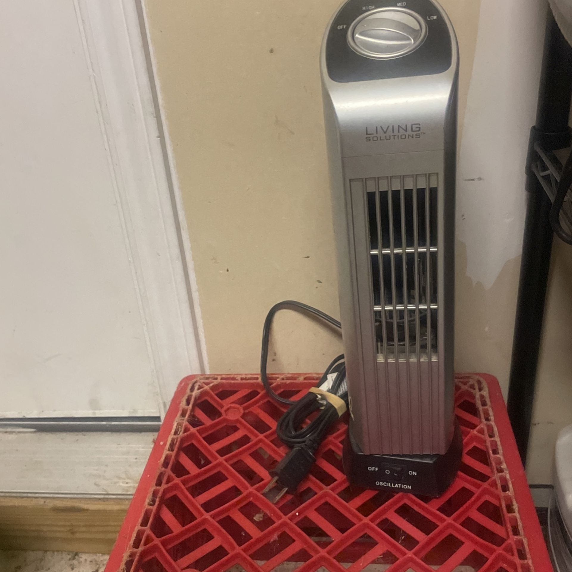 small tower fan oscillating
