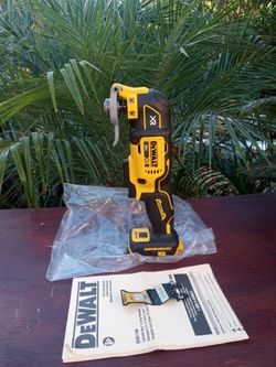 DeWalt 20 v new. XR. Multi tool.  3 speed.  W / blade