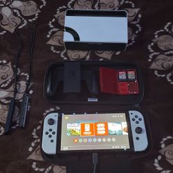 Selling my OLED Model Nintendo Switch its in excellent condition i rarely used .