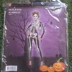 HALLOWEEN   COSTUME 