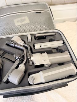 DJI RS4 Mini Creator Bundle - Like New!