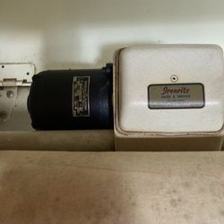 1950 Iron Rite Rolling Iron/with Chair