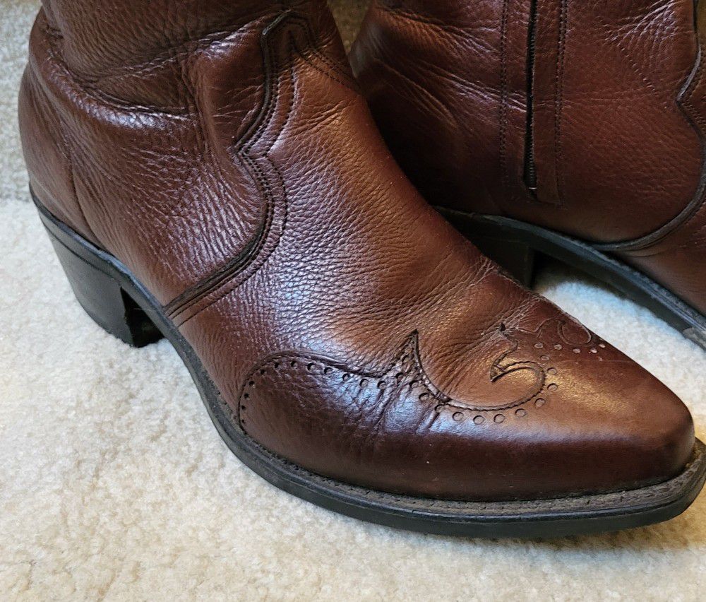 Boots
Men's Size 11.5
Leather Abilene Ankle Boots (Retail $168+tax)
