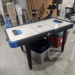 Air Hockey Table