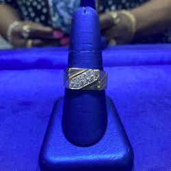 14KT Gold Diamond Ring 