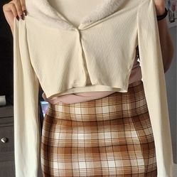 Fur Collar Cardigan With Plaid Skirt