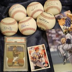 Autograph Cards And Baseballs 