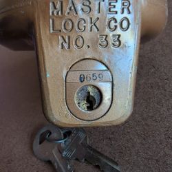 Vintage Master Lock No. 33 Trailer Coupler Lock – Heavy Duty – 2 Keys
