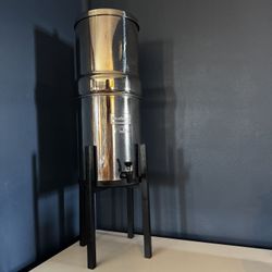 Royal Berkey Water Filter System - 3.25 Gallons