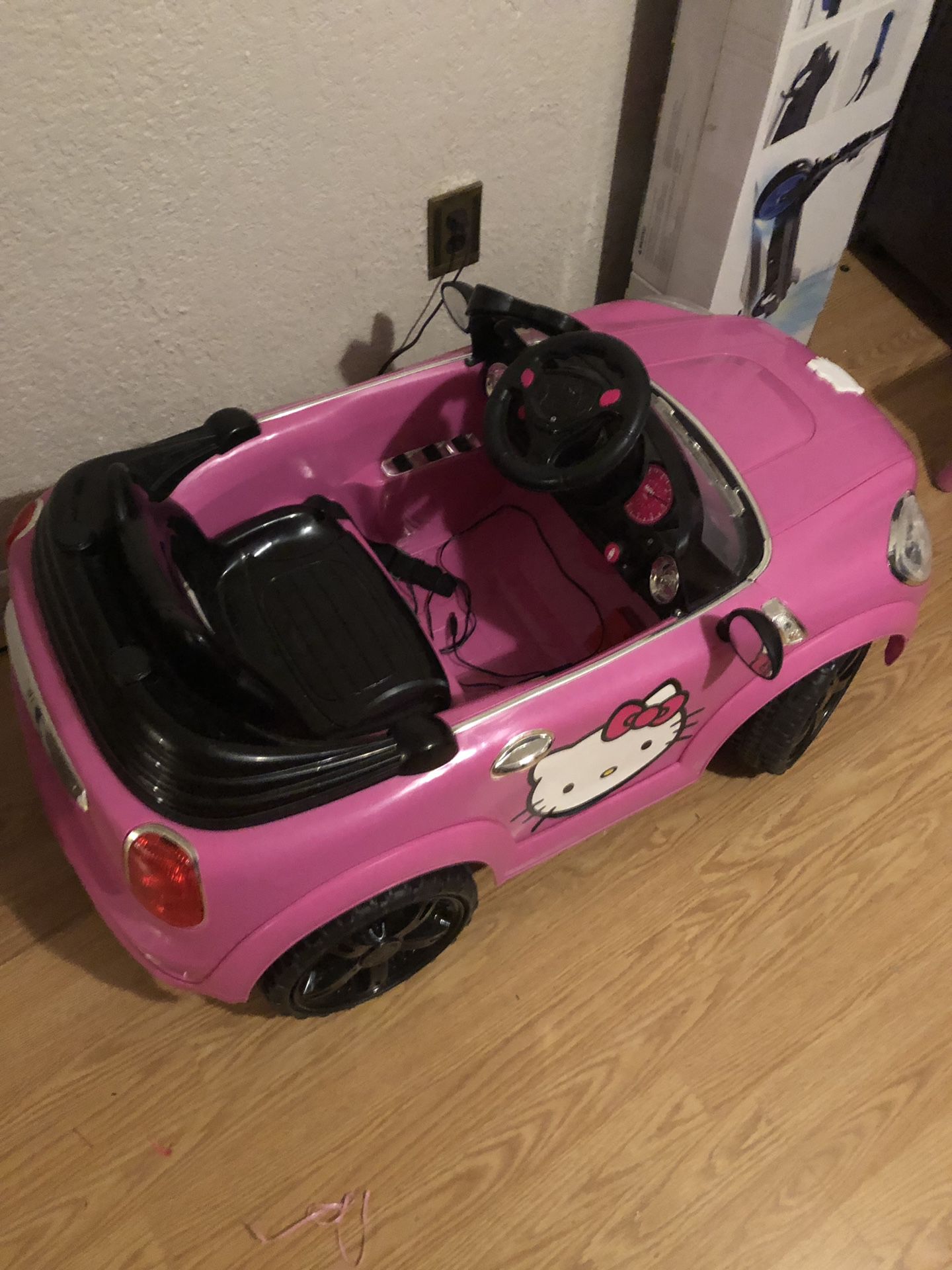 Hello Kitty Coupe 6V