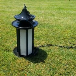 Outdoor hanging light