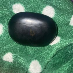 Black Beats Studio Buds + True Wireless Bluetooth